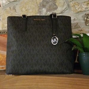 Michael Kors Black NWT Purse MK Preppy Classy
